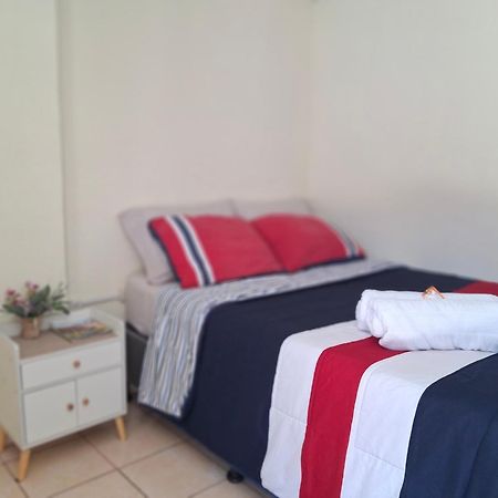 Blue Moon Hostel Antigua Ngoại thất bức ảnh