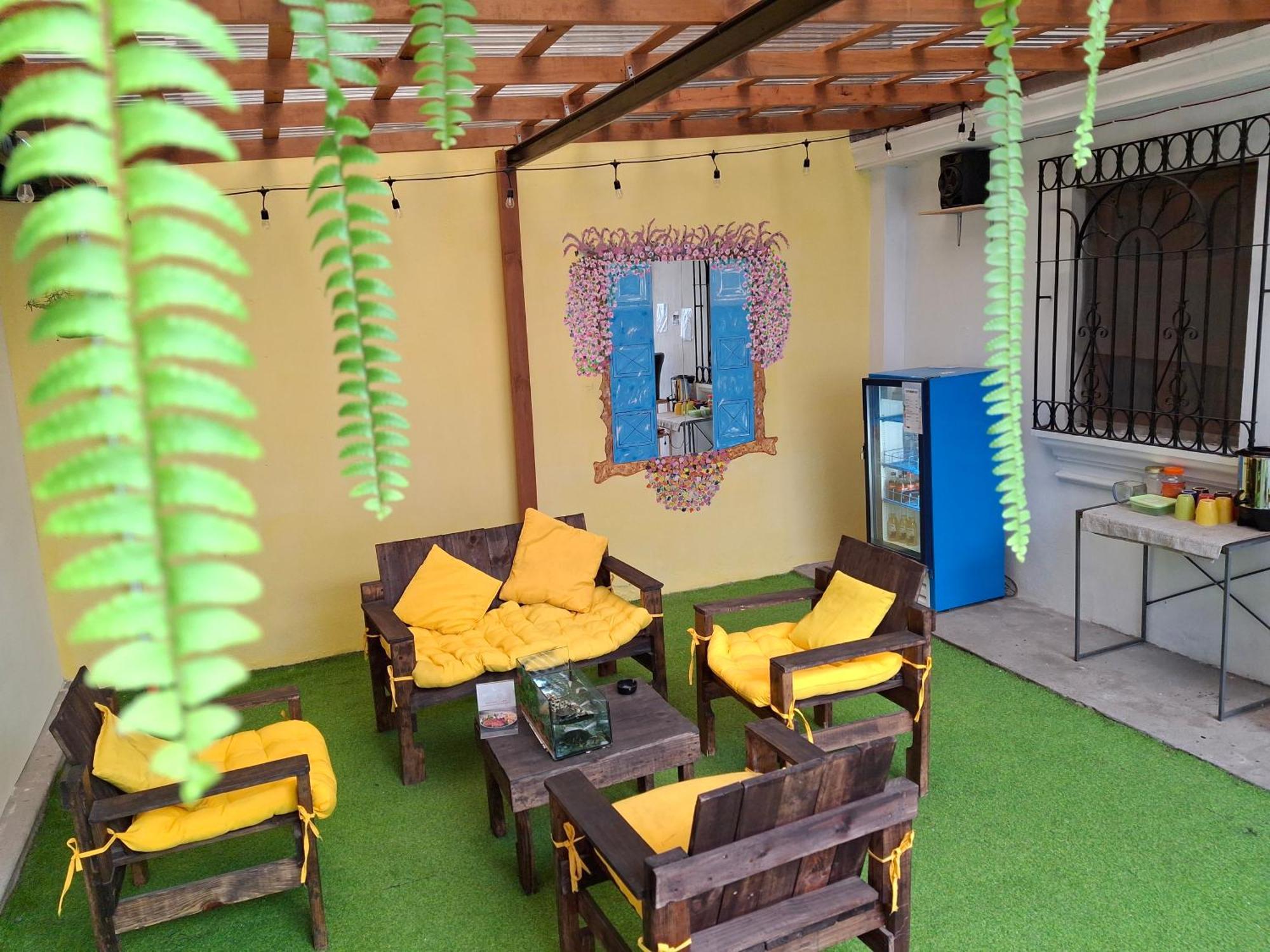 Blue Moon Hostel Antigua Ngoại thất bức ảnh
