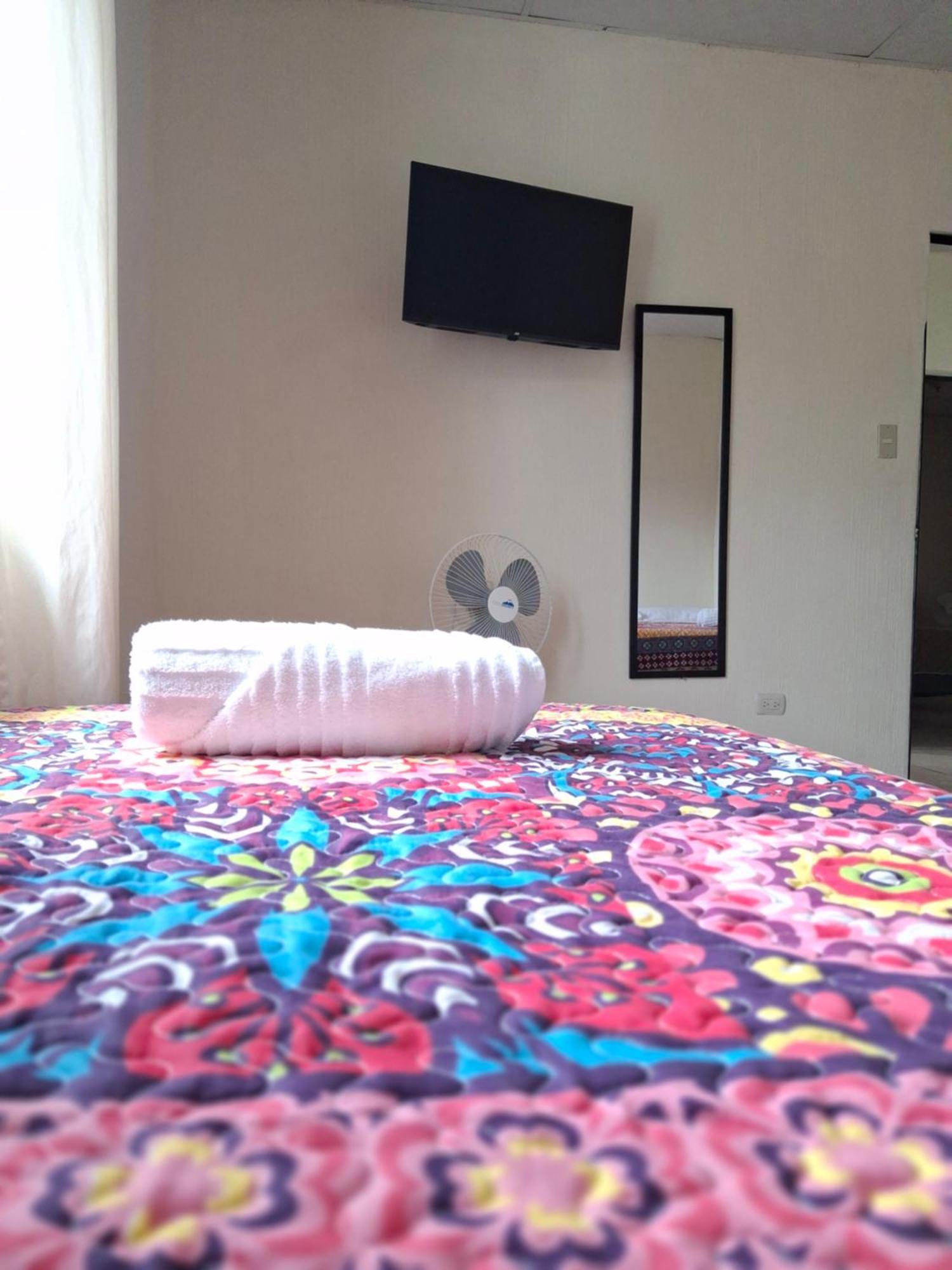 Blue Moon Hostel Antigua Ngoại thất bức ảnh
